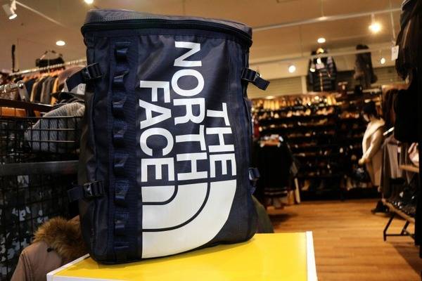 The North Face ノースフェイス の大人気 ヒューズボックス が怒涛の大量入荷 アウトドアなら売るのも買うのもトレファクスタイル尼崎店へ 17 12 06発行 The North Face ノースフェイス の大人気 ヒューズボックス が怒涛の大量入荷 アウトドアなら売るのも買うのもトレファクスタイル尼崎店へ 17 12 06発行