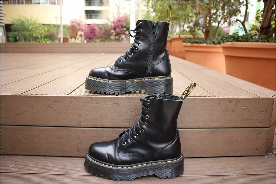 楽天市場】ドクターマーチン Dr.Martens 10ホール ブーツン