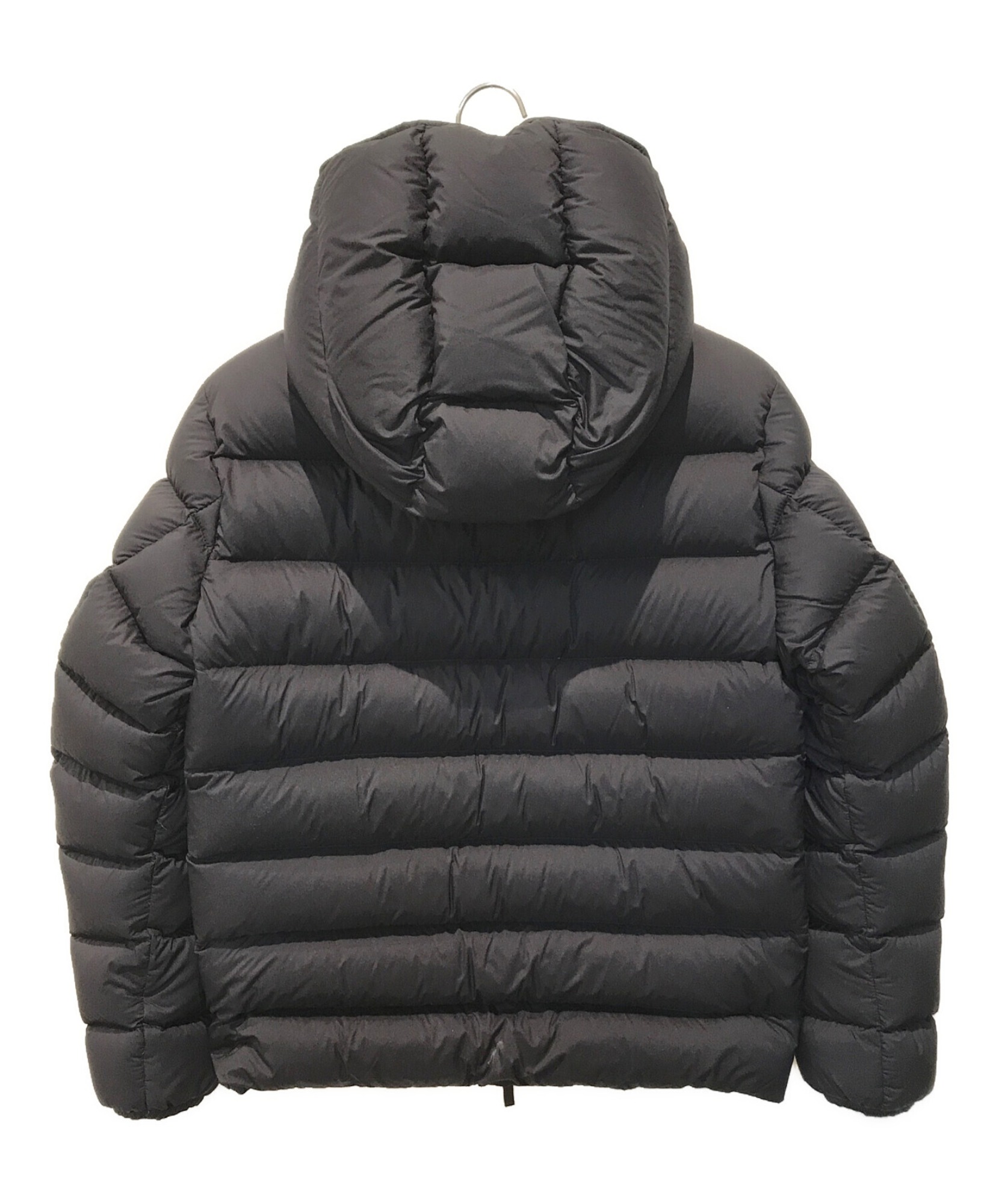 MONCLER（モンクレール）】最高級ダウンの証『キャトルフロコン』認証