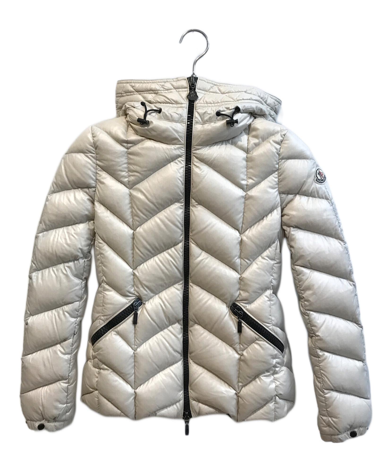 MONCLER / モンクレール】MONTGENEVRE | 都会の冬を鮮やかに彩る 