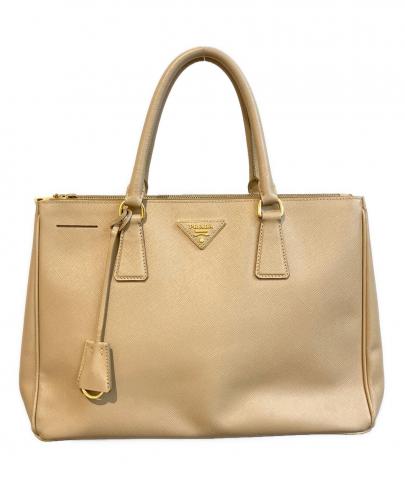 「ラグジュアリーブランドのPRADA 」