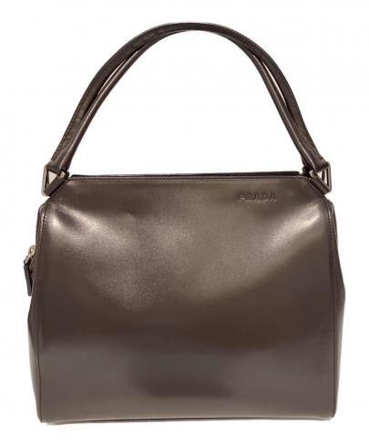 「ラグジュアリーブランドのPRADA 」