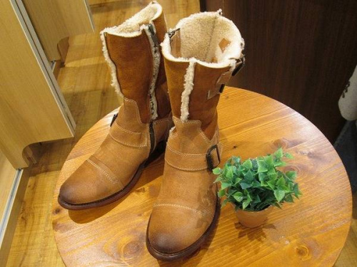 クーラブラのUGG