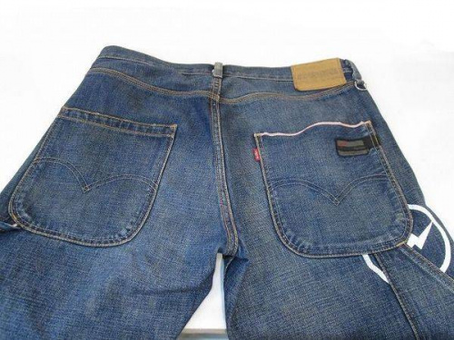 リーバイスフェノムの尼崎