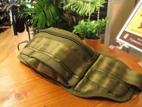 リサイクルショップの古着