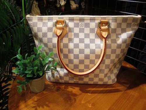 LOUIS VUITTONのルイヴィトン