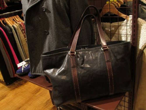 つちやかばんのレザー