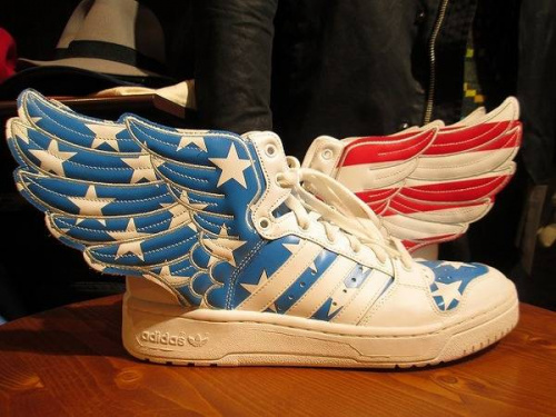 JEREMY SCOTTのアディダス