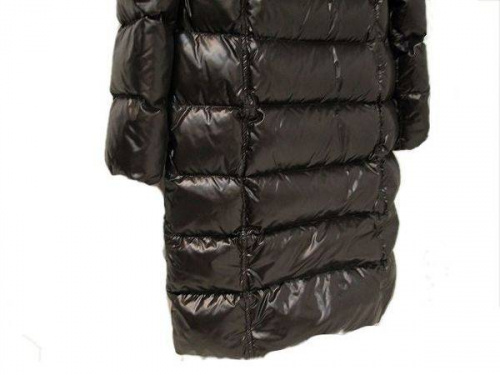 デュベティカのダウンコート