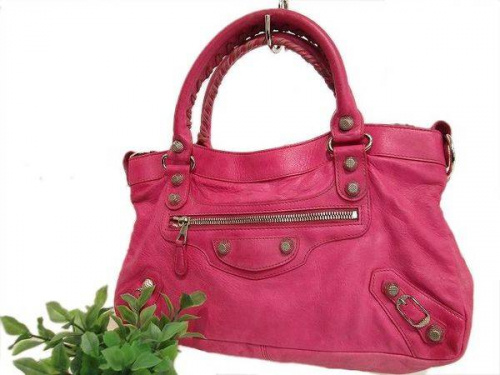 バレンシアガのブランド