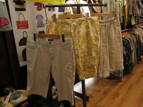 古着のショートパンツ