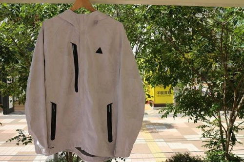 古着のマウンテンパーカー