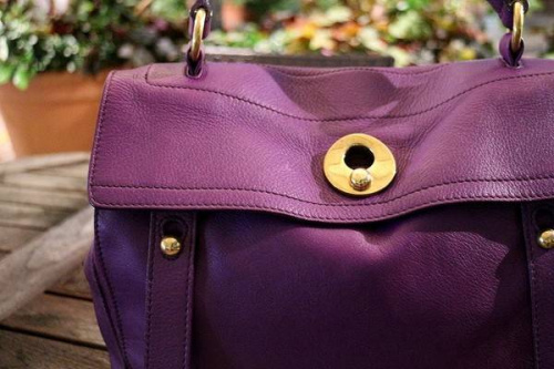 YVES SAINT LAURENTのイヴサンローラン