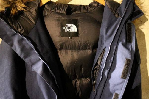 ノースフェイスのTHE NORTH FACE