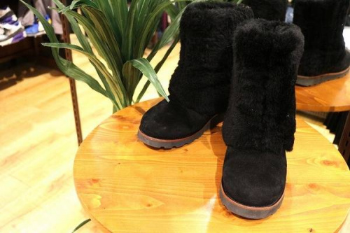アグのムートンブーツ