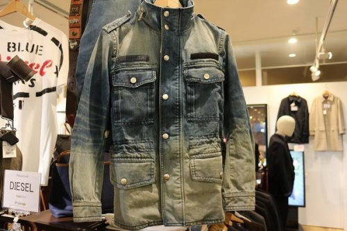 ディーゼルのディースクエアード