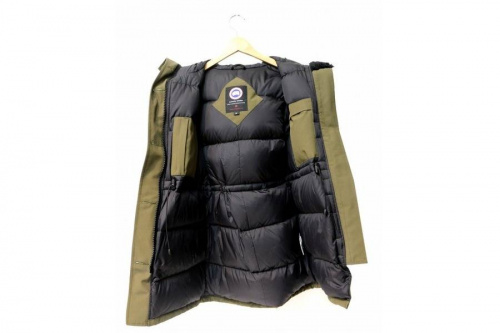 ダウンジャケット