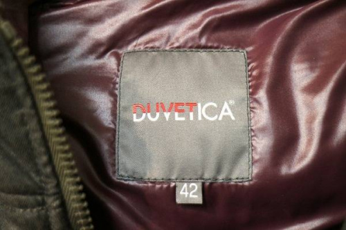 デュベティカのダウンコート