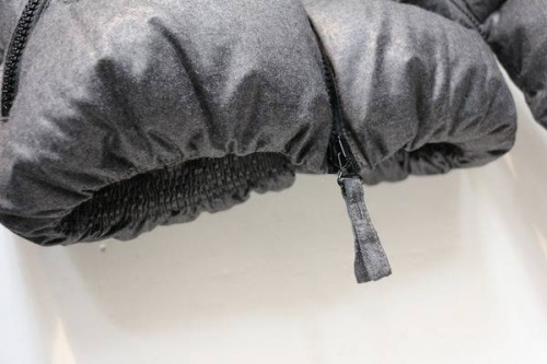 ダウンジャケットのデュベティカ