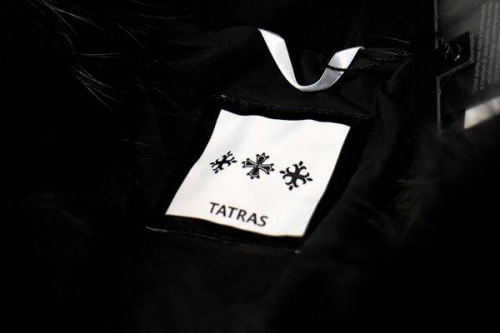 ダウンジャケットのタトラス