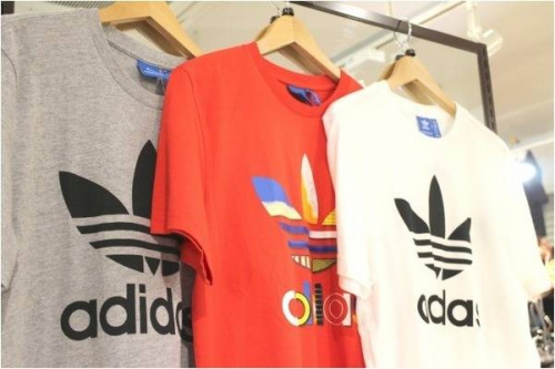 スポーツのアディダス