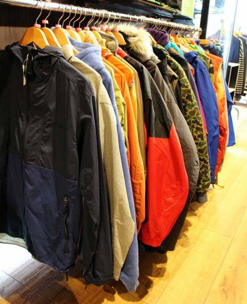 コロンビアの古着