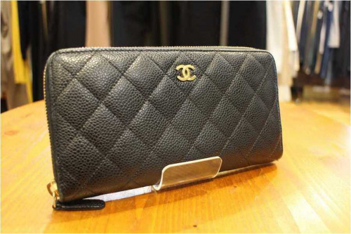 シャネルの財布