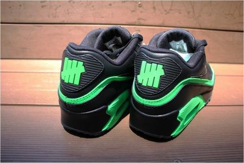 スニーカーのメンズ