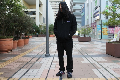 ストリートブランドのNew Balance × atmos × STAPLE