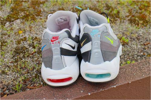 スニーカーのスポーツウェア　