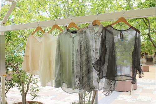 フーズフーギャラリーのシアーシャツ