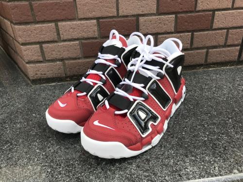 シューズのスニーカー