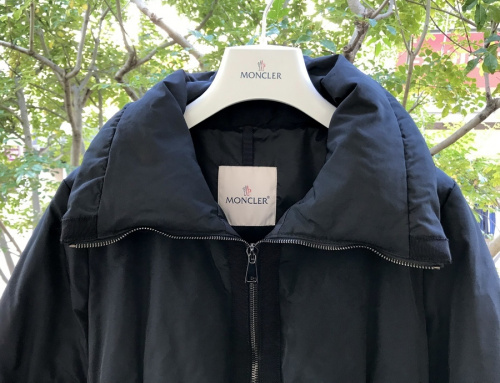 インポートブランドのMONCLER