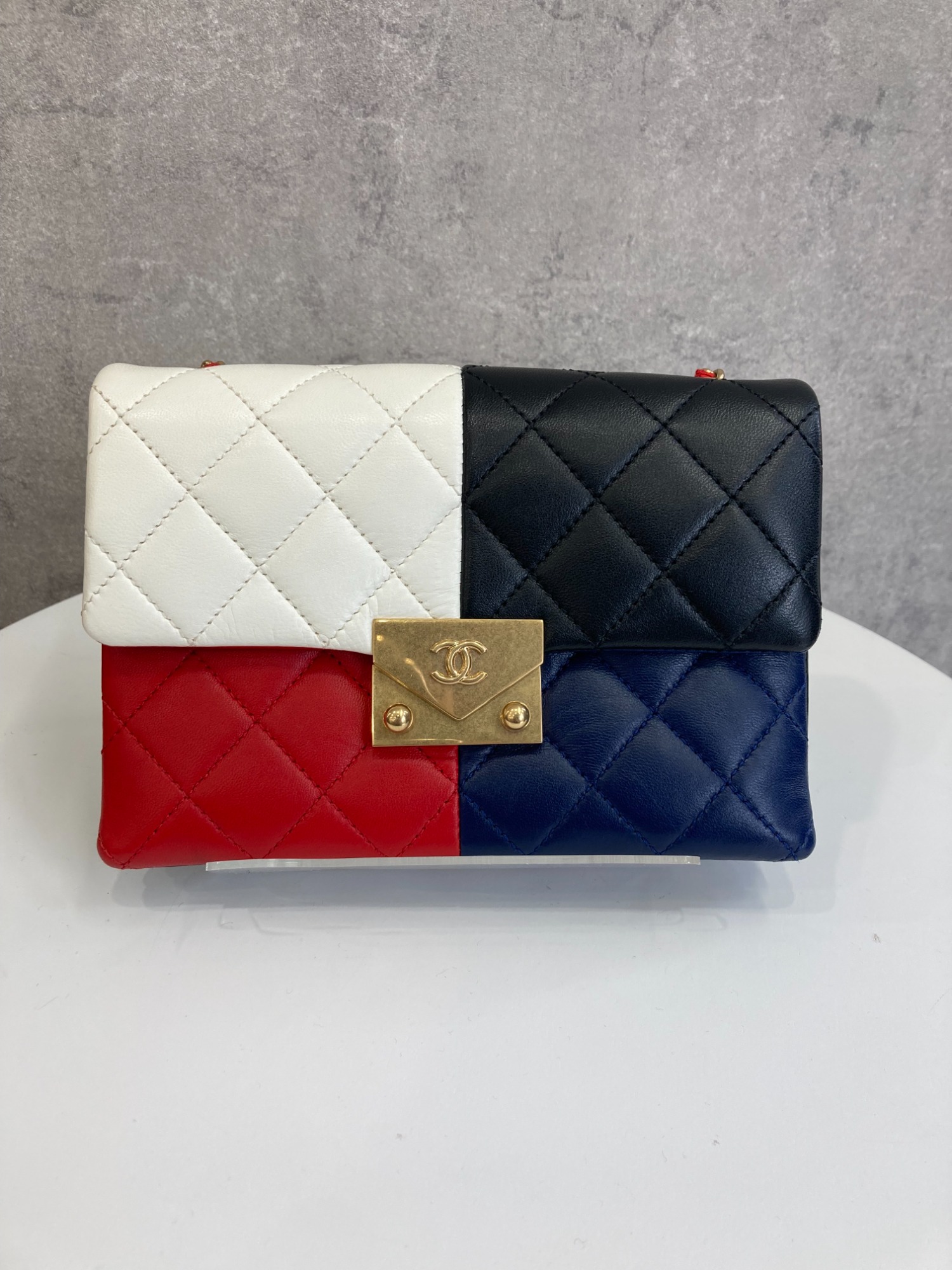 CHANEL/シャネル】よりチェーンショルダーウォレットが入荷いたしまし 