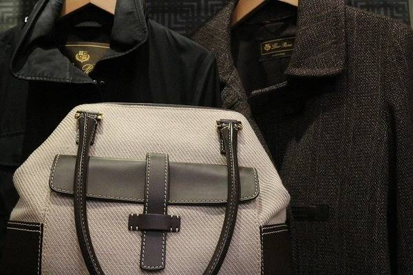 LORO PIANA/ロロ ピアーナ》生地の王様LORO PIANA/ロロ ピアーナ大量  