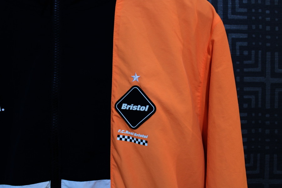 驚きの激安価格 F.C.R.Bよりカラーブロックセパレートプラクティスジャケット ジャケット・アウター