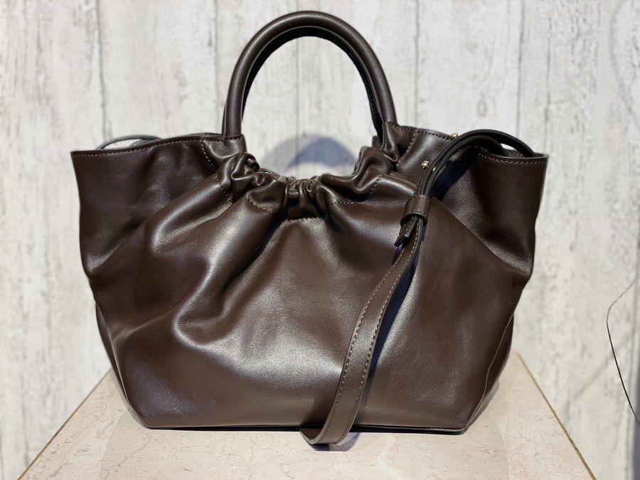 DEMELLIER / デメリエー】レザーハンドバッグが買取入荷。[2021.02.23