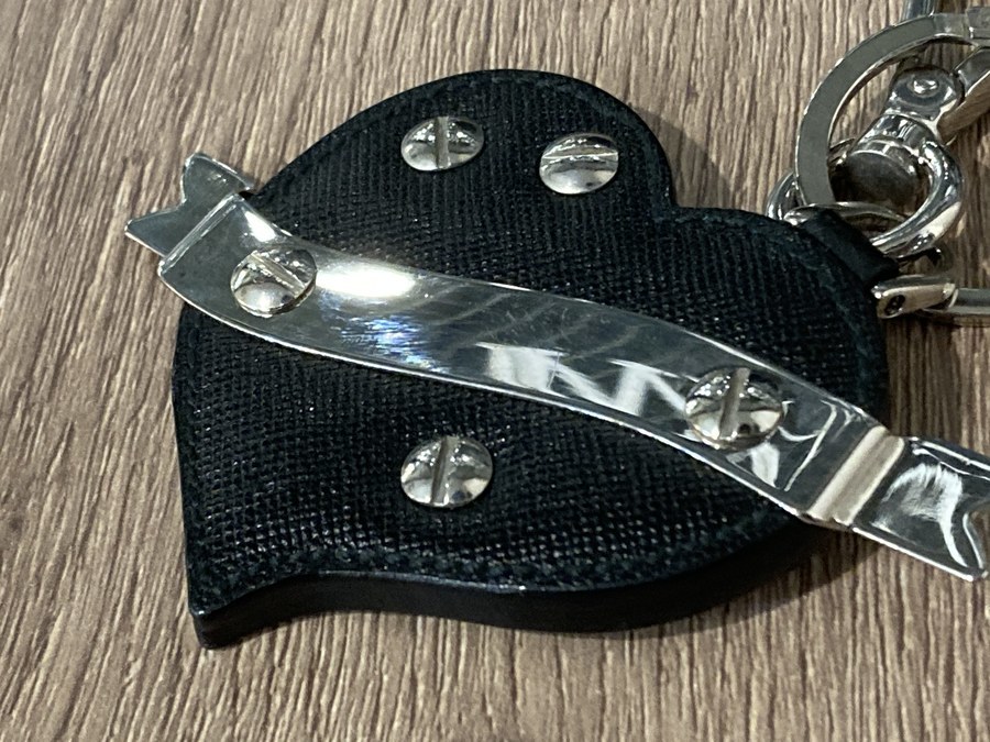 PRADA/プラダ】スタッズハートキーリングが買取入荷[2021.08.19発行