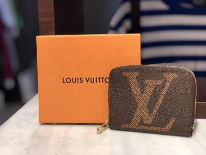 「ラグジュアリーブランドのLOUIS VUITTON 　 」