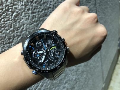 「ビジネスアイテムのCASIO EDIFICE 」