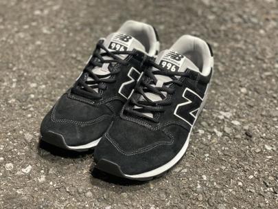 「スニーカーのNEW BALANCE 」