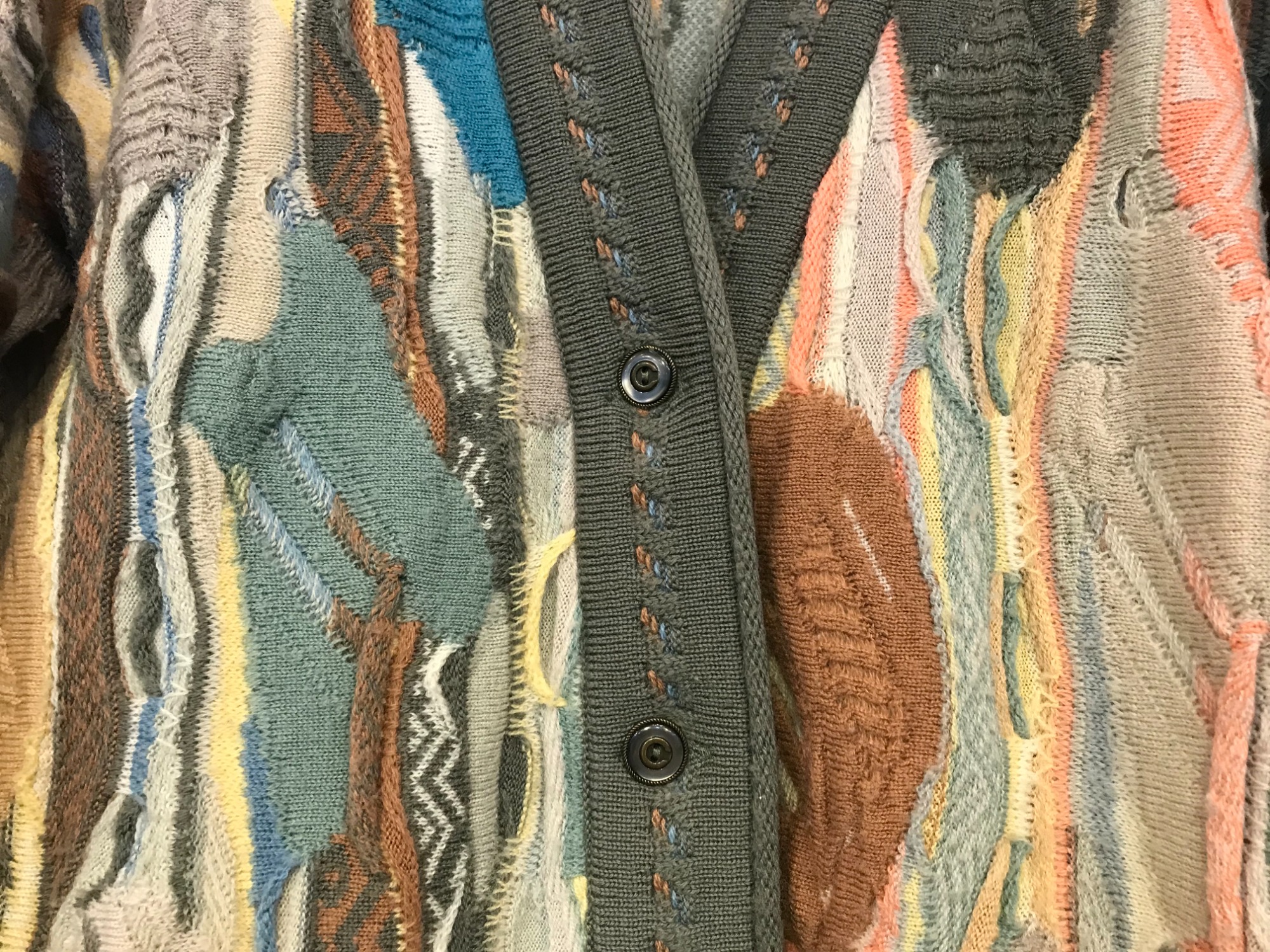 COOGI/クージー】より3Dニットカーディガンが買取入荷[2022.10