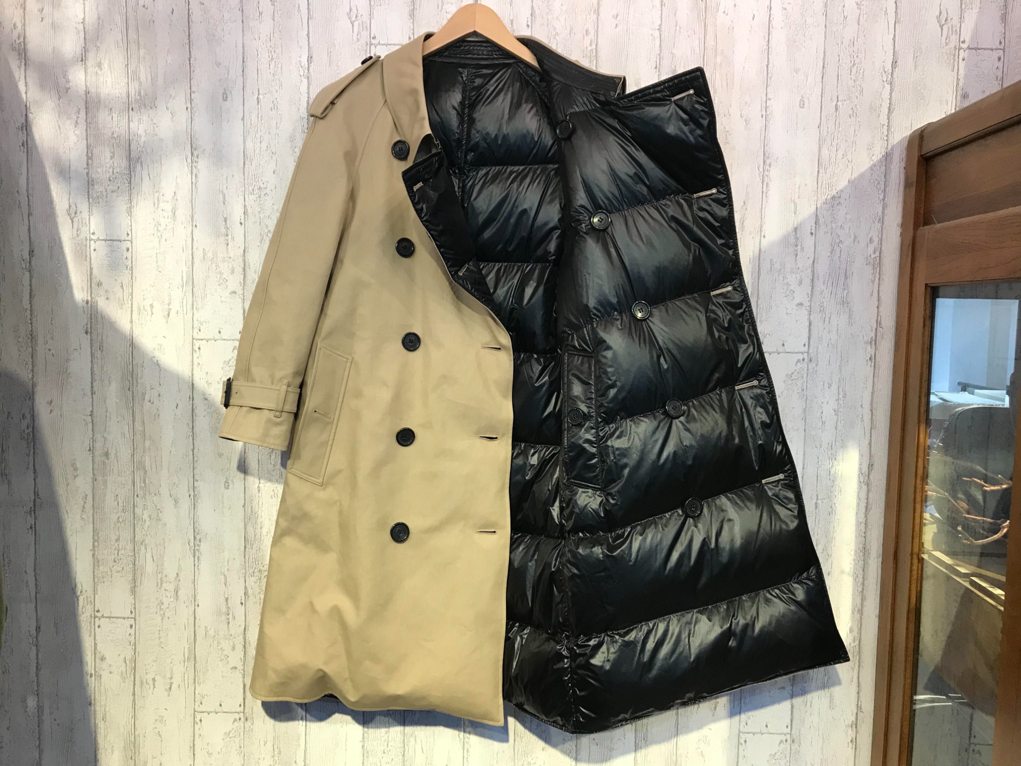 BURBERRY LONDON/バーバリーロンドン】よりリバーシブルダウントレンチ