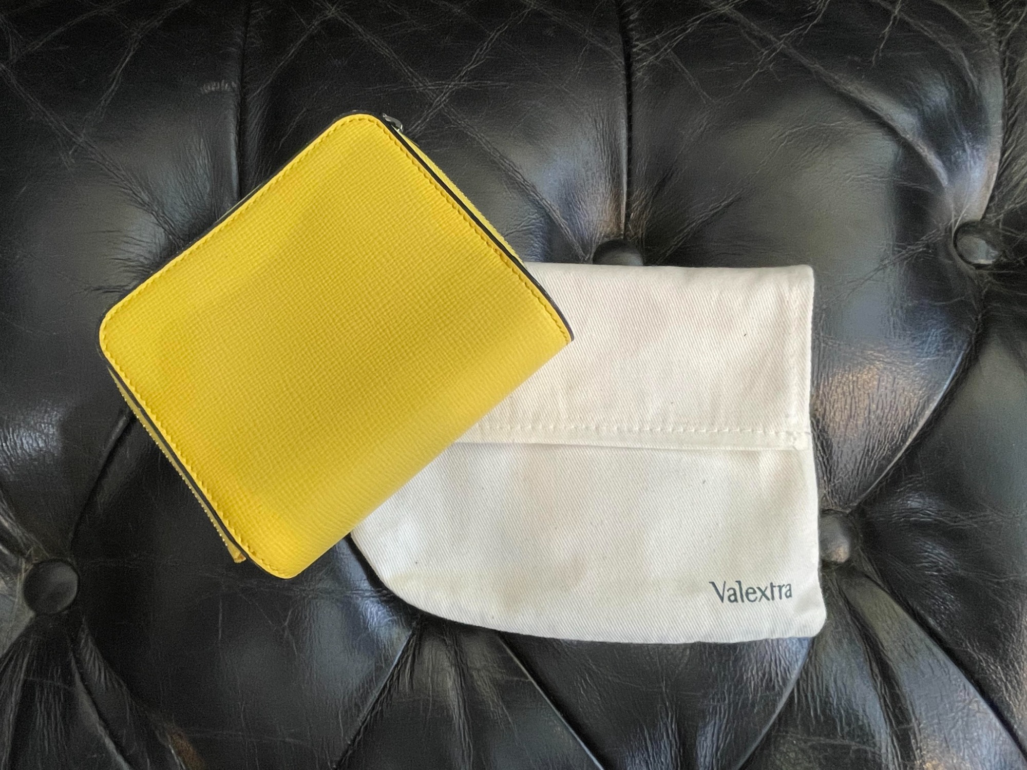 ヴァレクストラ(Valextra) ジップパース 12カード V9L21