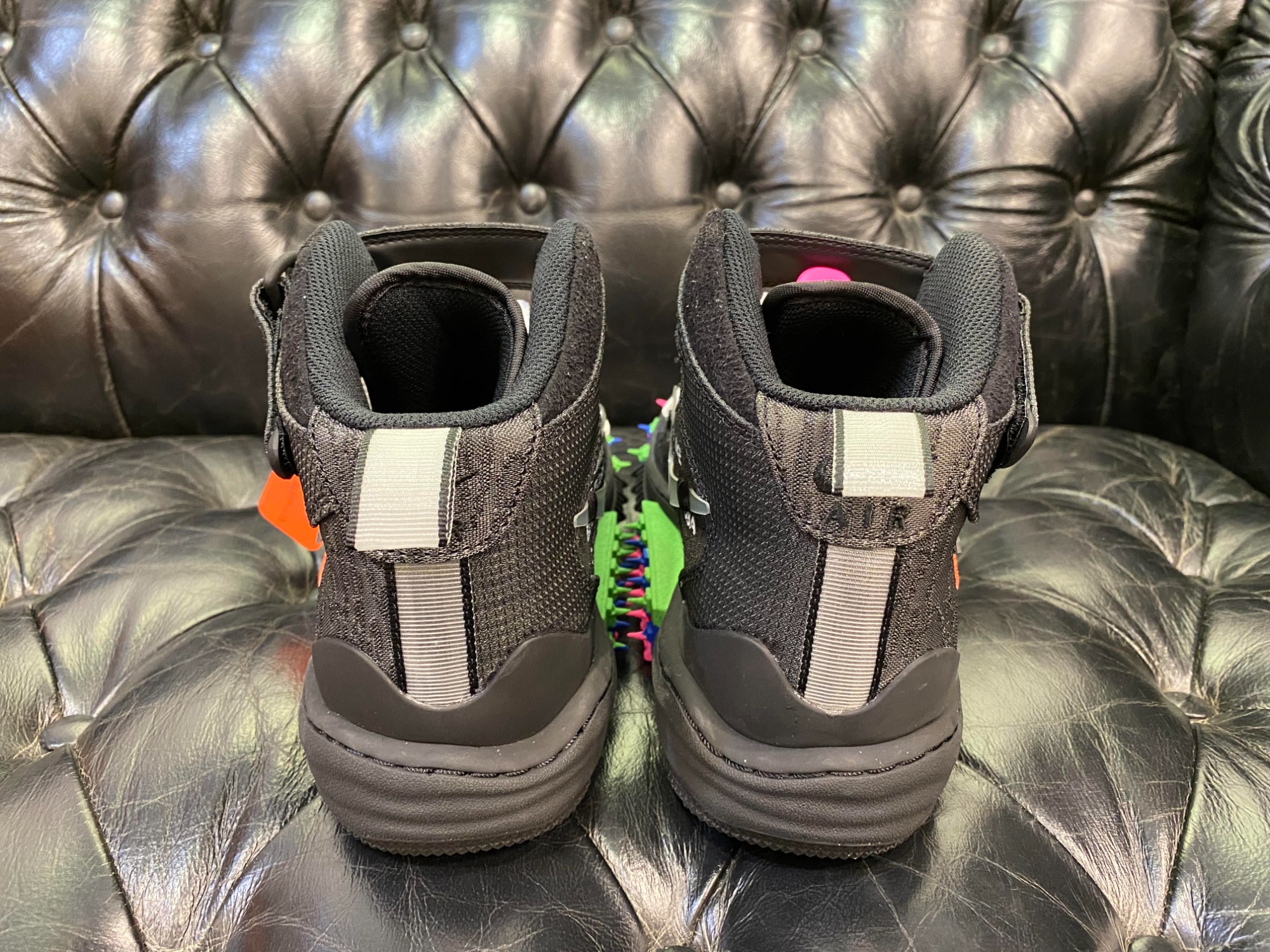 NIKE×OFF WHITE/シャネル × オフホワイト】かAIR FORCE 1 MID SP エア