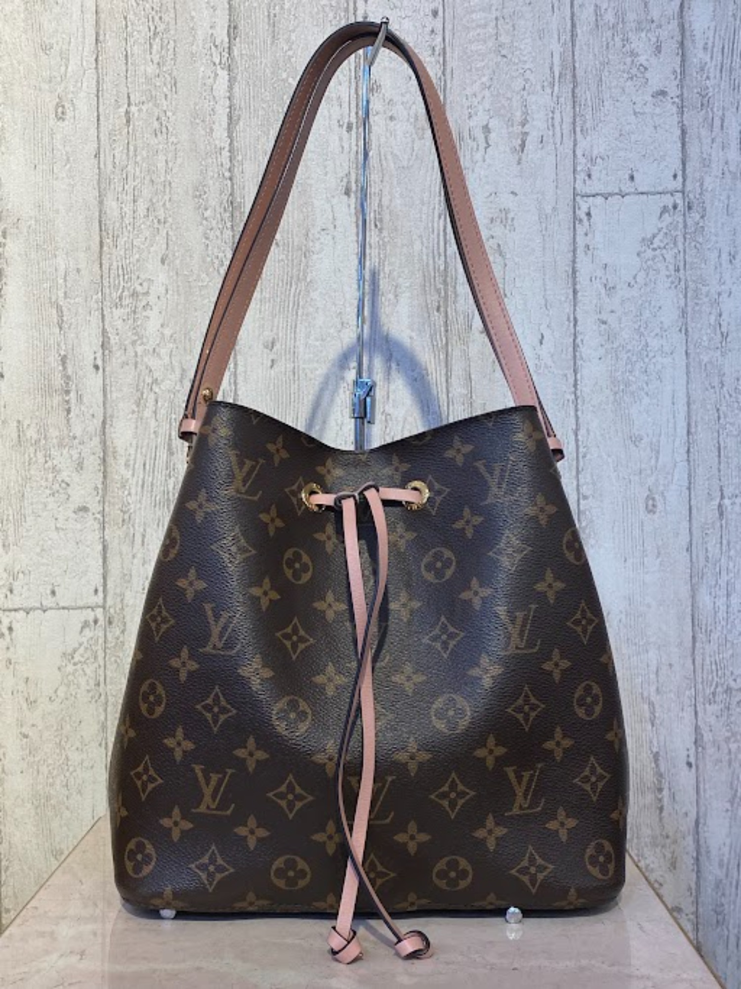 LOUIS VUITTON ネオノエ エピ 2WAY ショルダーローズバレリーヌ LOUIS VUITTON/ルイヴィトン】ネオノエ ローズバレリーヌが買取入荷