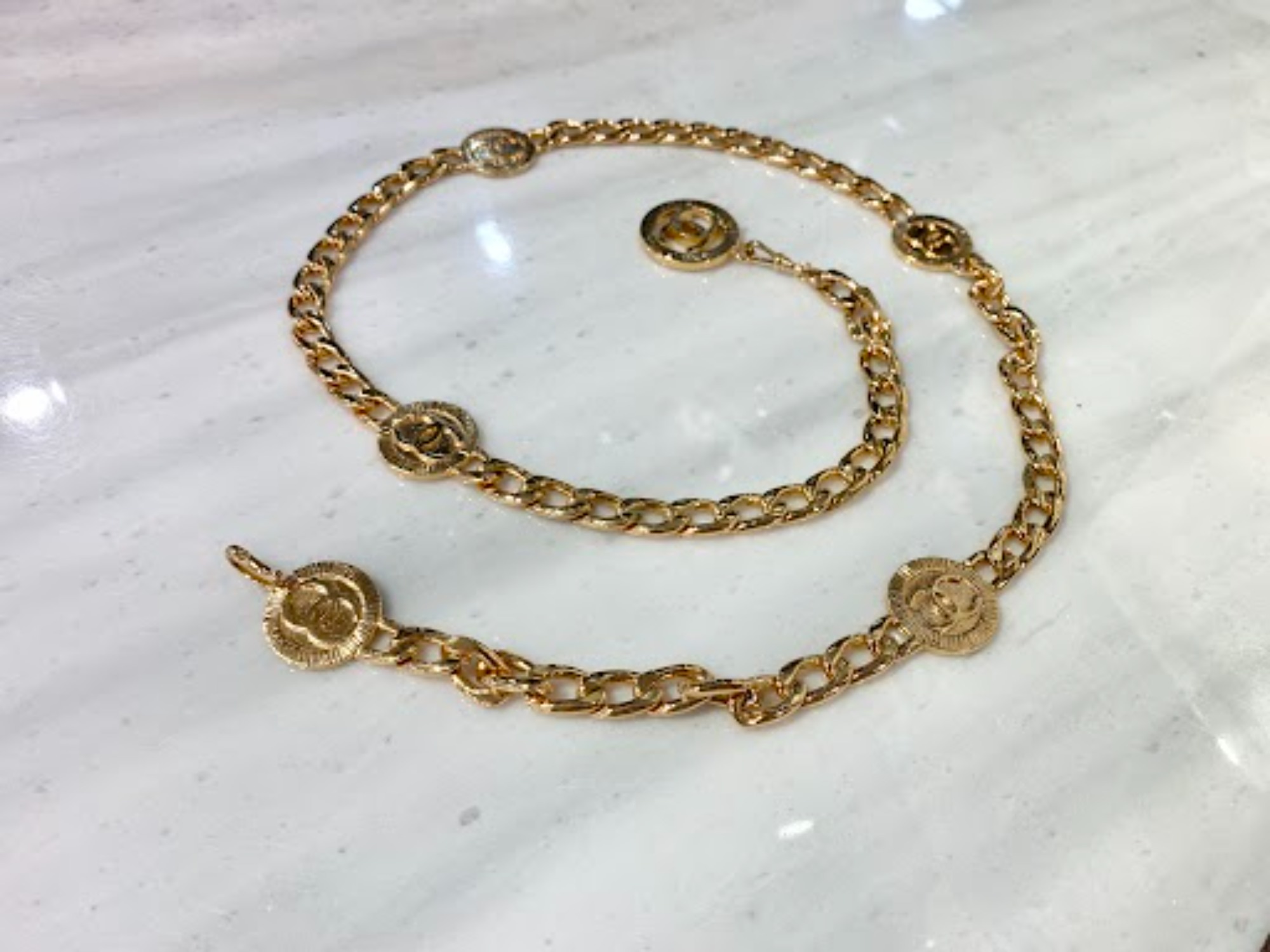 人気ラグジュアリーブランド【CHANEL/シャネル】からココマーク 