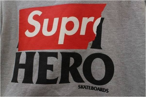 シュプリームのANTI HERO