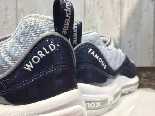 AIR MAXのスニーカー