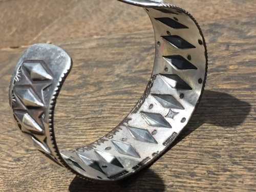 バングルのアクセサリー